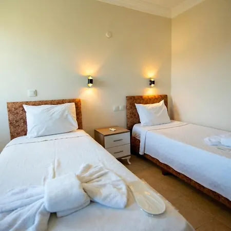 Gece Guenduez Otel Otel Karagedik