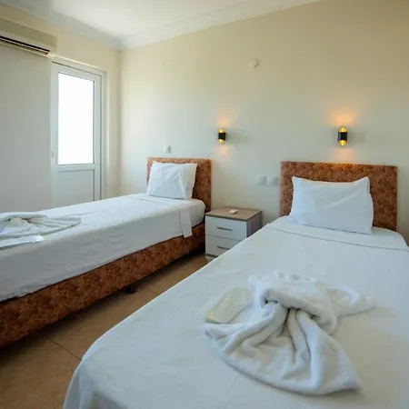Gece Guenduez Otel Otel Karagedik